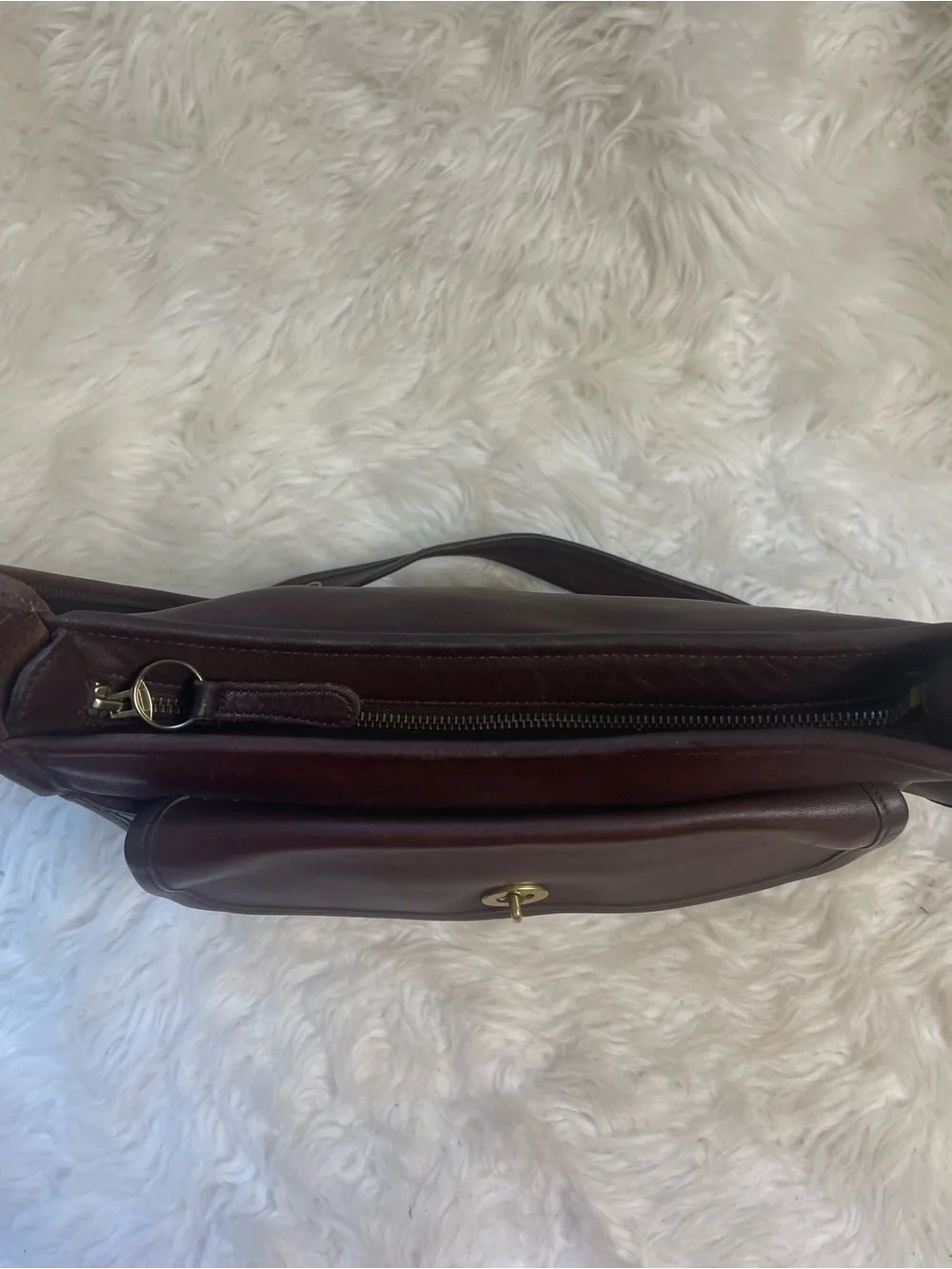 Vintage Coach Taft 9980 Dark Brown Crossbody/shoulder bag .